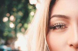 Lash Extensions und Lash Lifting